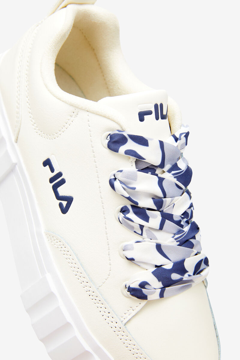 Fila Sandblast Low Satin Spets Sneakers Dam Vita Marinblå Vita | CjkoTyMRseO